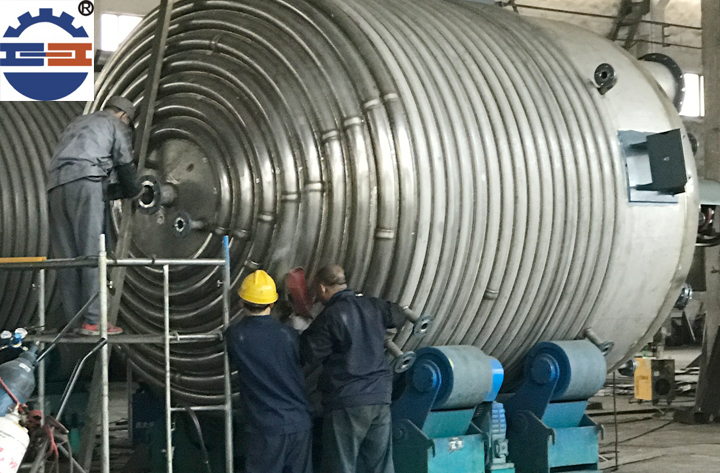 非標(biāo)不銹鋼反應(yīng)釜 非標(biāo)不銹鋼反應(yīng)釜