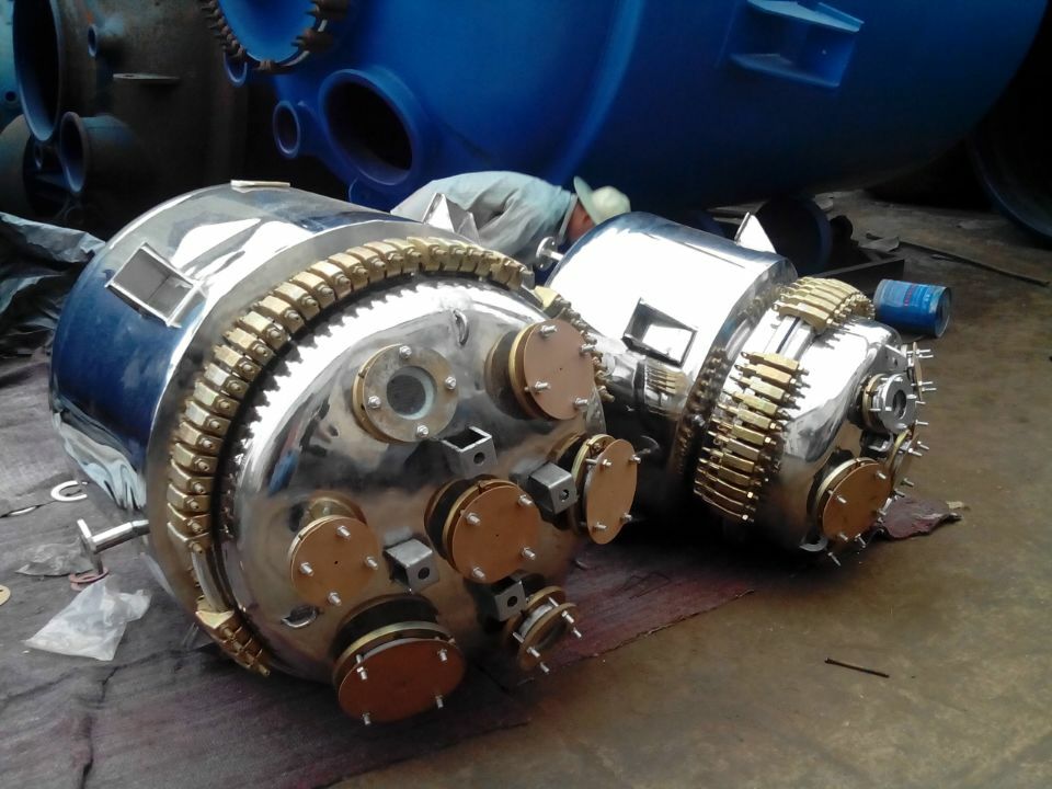 不銹鋼反應(yīng)釜操作不當(dāng)引起的常見故障 不銹鋼反應(yīng)釜操作不當(dāng)引起的常見故障